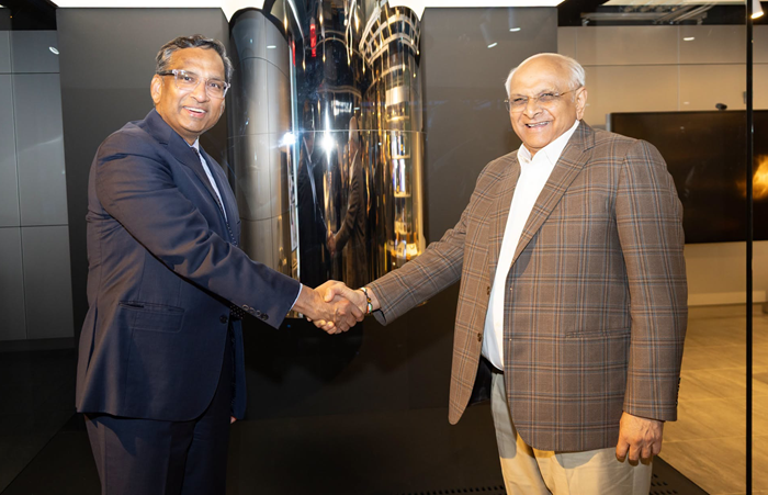 Gujarat CM visits Research center, New York